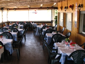 Accogliente e solare, il ristorante la pineta da Angelo presenta prelibati menù di mare giornalieri decisi in base al pesce fresco appena pescato.